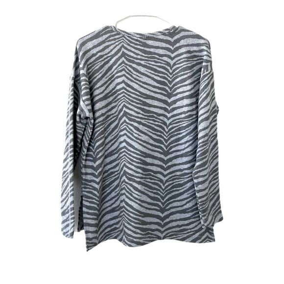 Aerie Zebra Print Henley Top - Picture 2 of 3